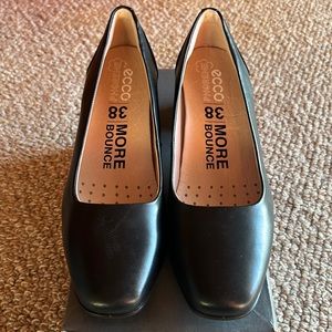 Size 38 black Ecco shape 35 squared plus. Never worn outside the house.